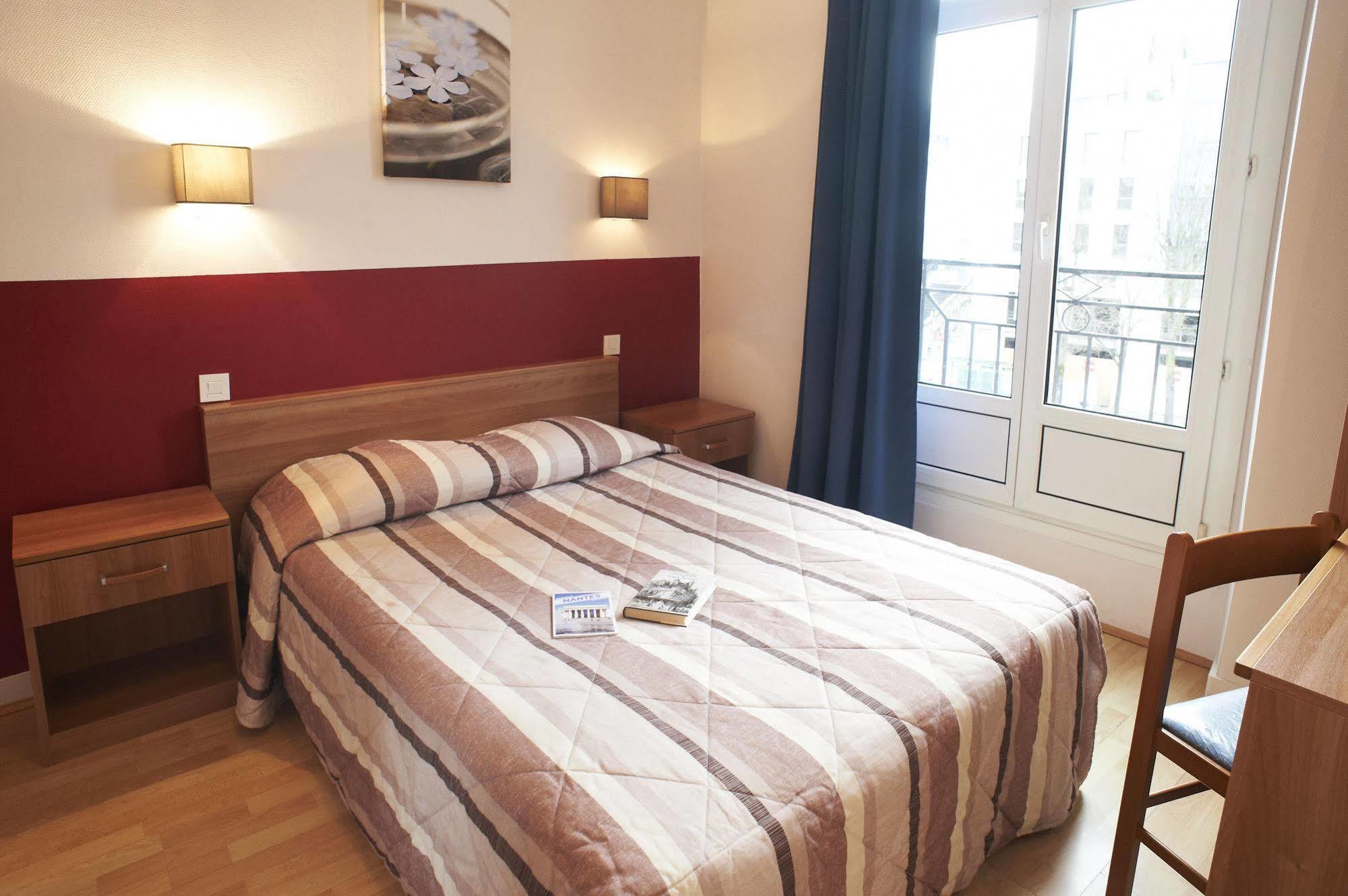 Hotel Le Petit Duquesne Nantes Bagian luar foto