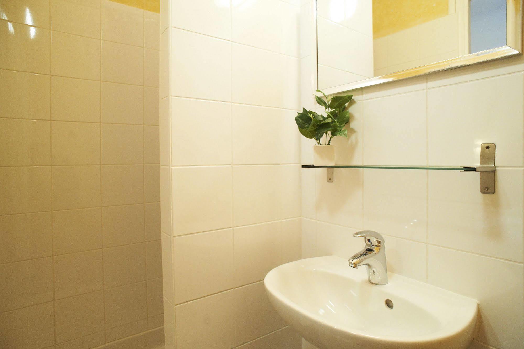 Hotel Le Petit Duquesne Nantes Bagian luar foto